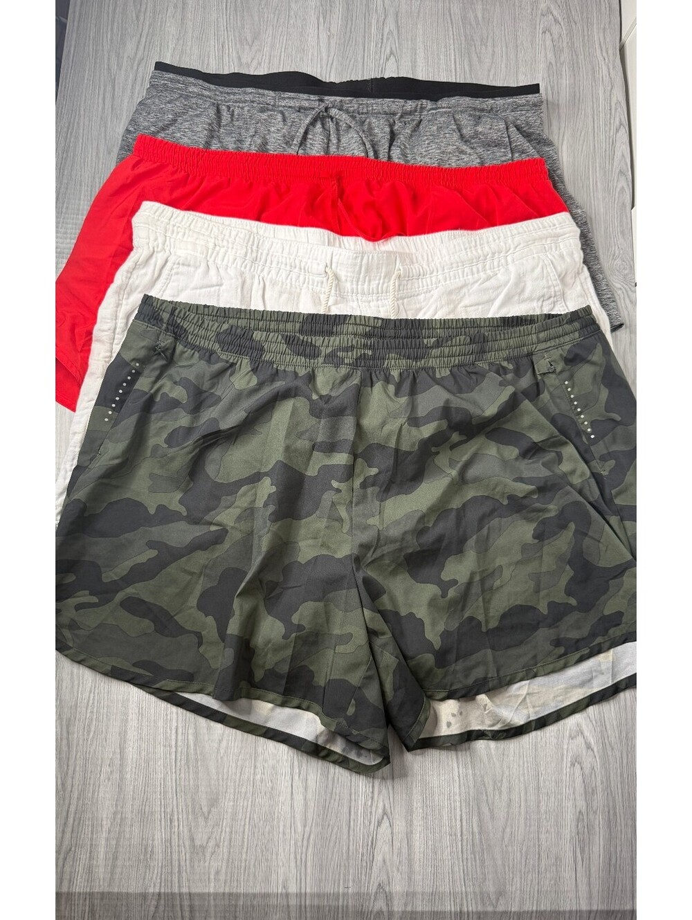 Old Navy Women’s XXL Shorts Lot of 4 Active Athletic Casual Camo Red Gray White